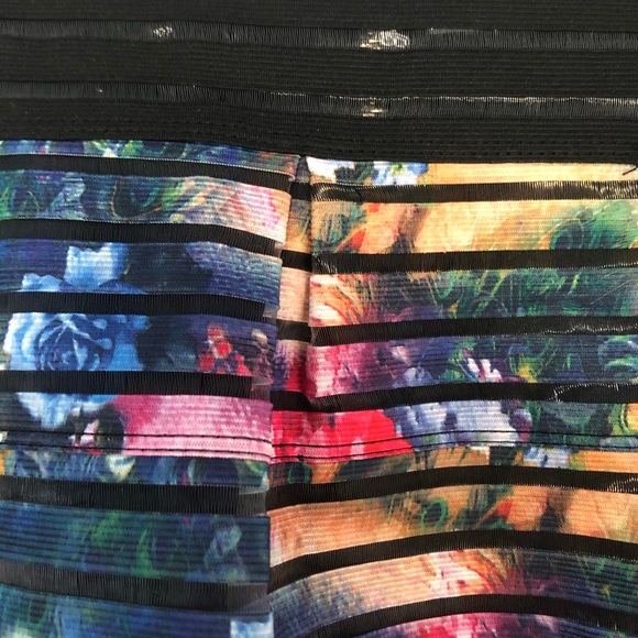 Ribboned sheer effect floral and black skirt - Picture 7 of 13